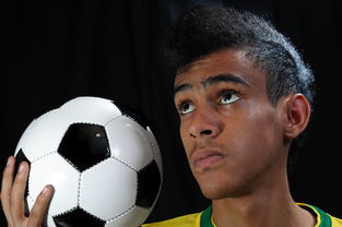 Kaiyun(中国)开云-战术板上的奇迹：分析冠军球队的战术布局，冠军技巧